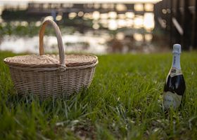 Five Riverbend Picnic Spots That Pour